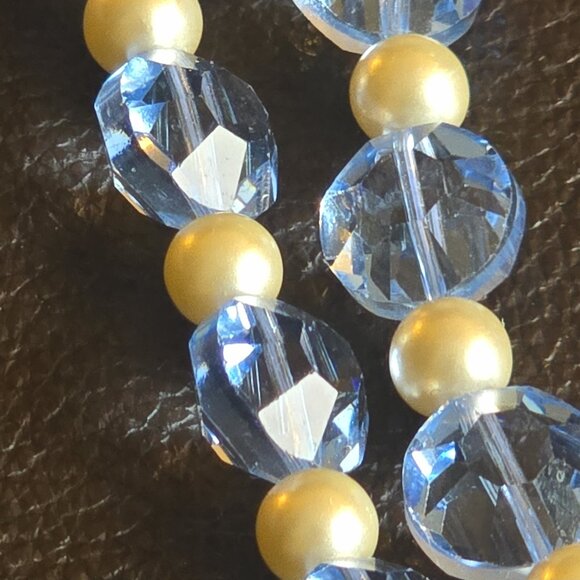 Vintage crystal & (faux i think?) pearl neacklace. - Picture 6 of 6